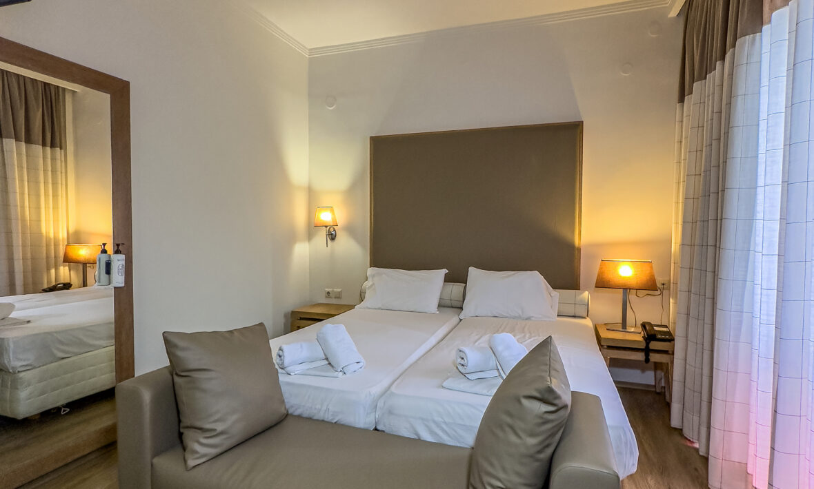 Economy Room